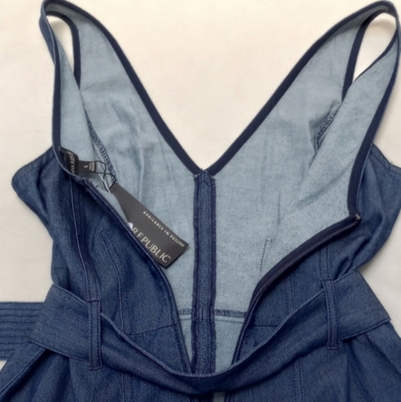 NWT Banana Republic Denim V-Neck Dress, size 4 - Picture 9 of 16